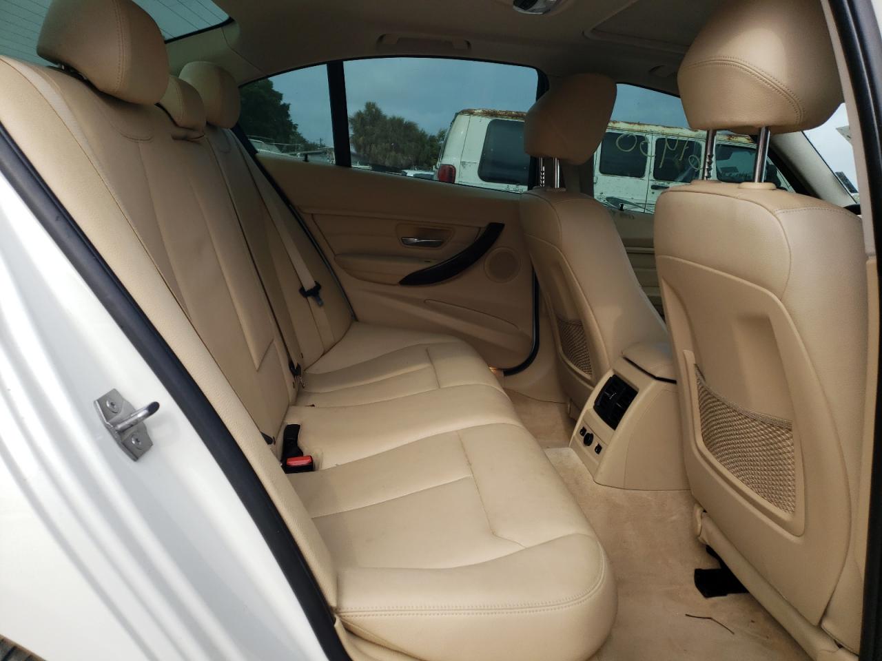 Photo 6 from auction – 2015 BMW 320 I XDRI with VIN WBA3C3C58FP663519