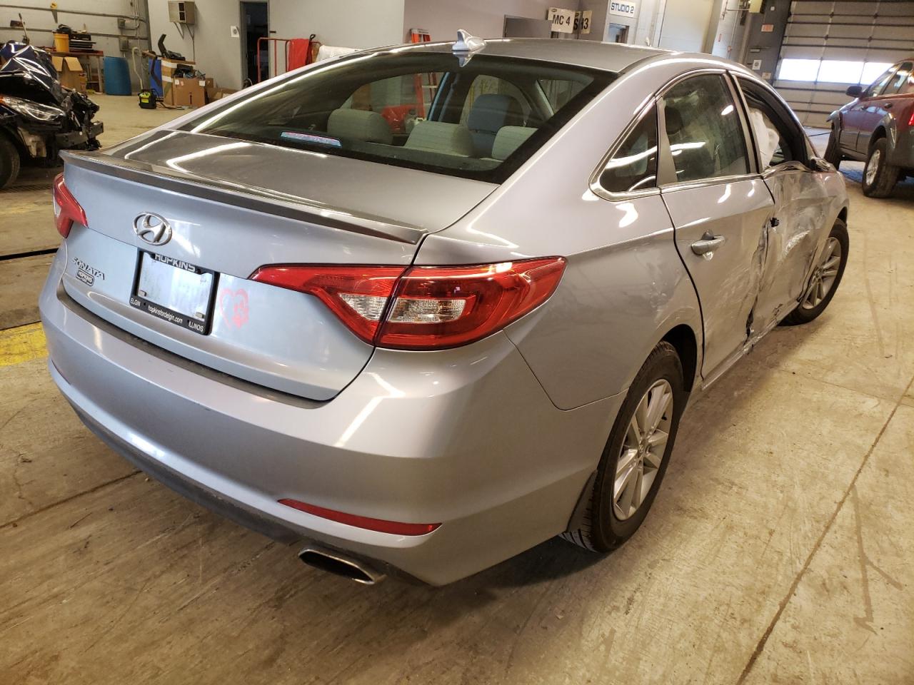 Photo 4 from auction – 2015 HYUNDAI SONATA SE with VIN 5NPE24AF5FH142981