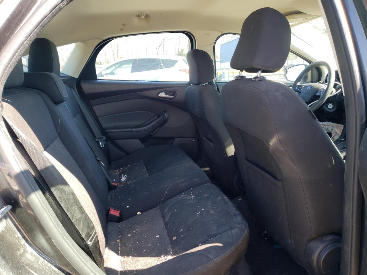 Photo 6 from auction – 2015 FORD FOCUS SE with VIN 1FADP3K20FL277161