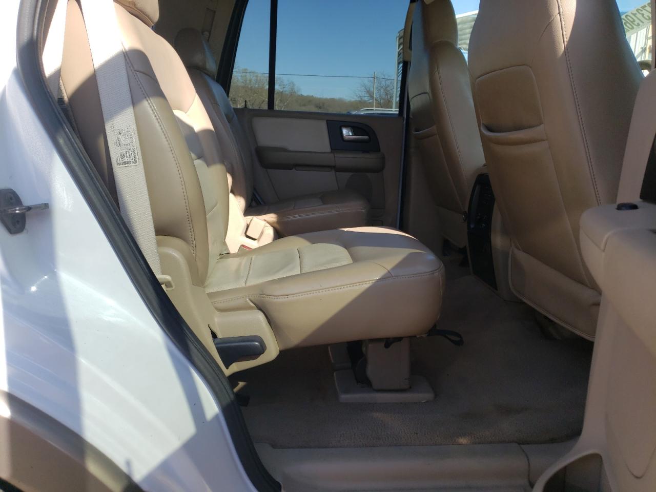 Photo 6 from auction – 2004 FORD EXPEDITION with VIN 1FMFU17L54LA74924