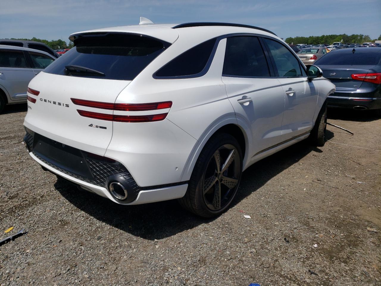 Photo 4 from auction – 2022 GENESIS GV70 BASE with VIN KMUMCDTC1NU033110