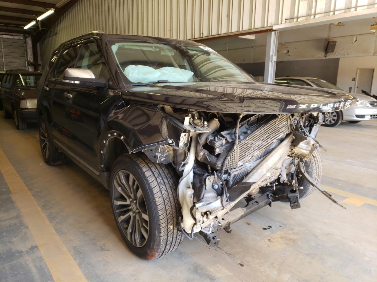 FORD EXPLORER P 2017 مع رقم تعريف المركبة 1FM5K8HT0HGE02385 - صورة من المزاد