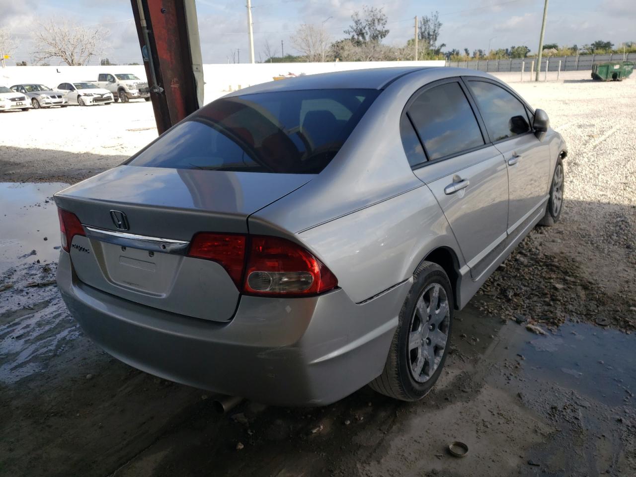 Photo 4 from auction – 2010 HONDA CIVIC LX with VIN 2HGFA1F50AH324872