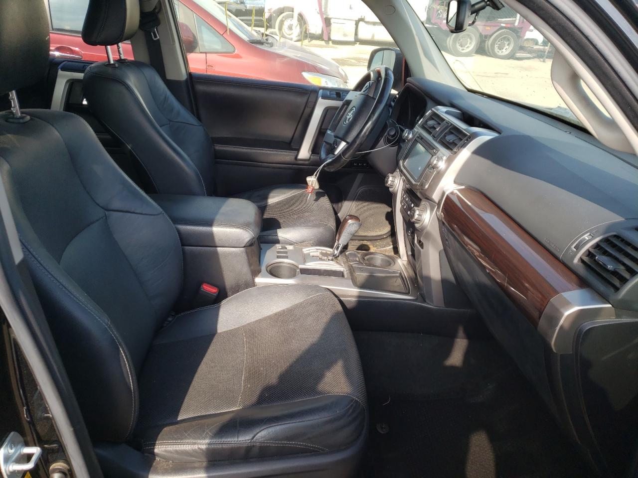 Photo 5 from auction – 2015 TOYOTA 4 RUNNER with VIN JTEZU5JR6F5087433