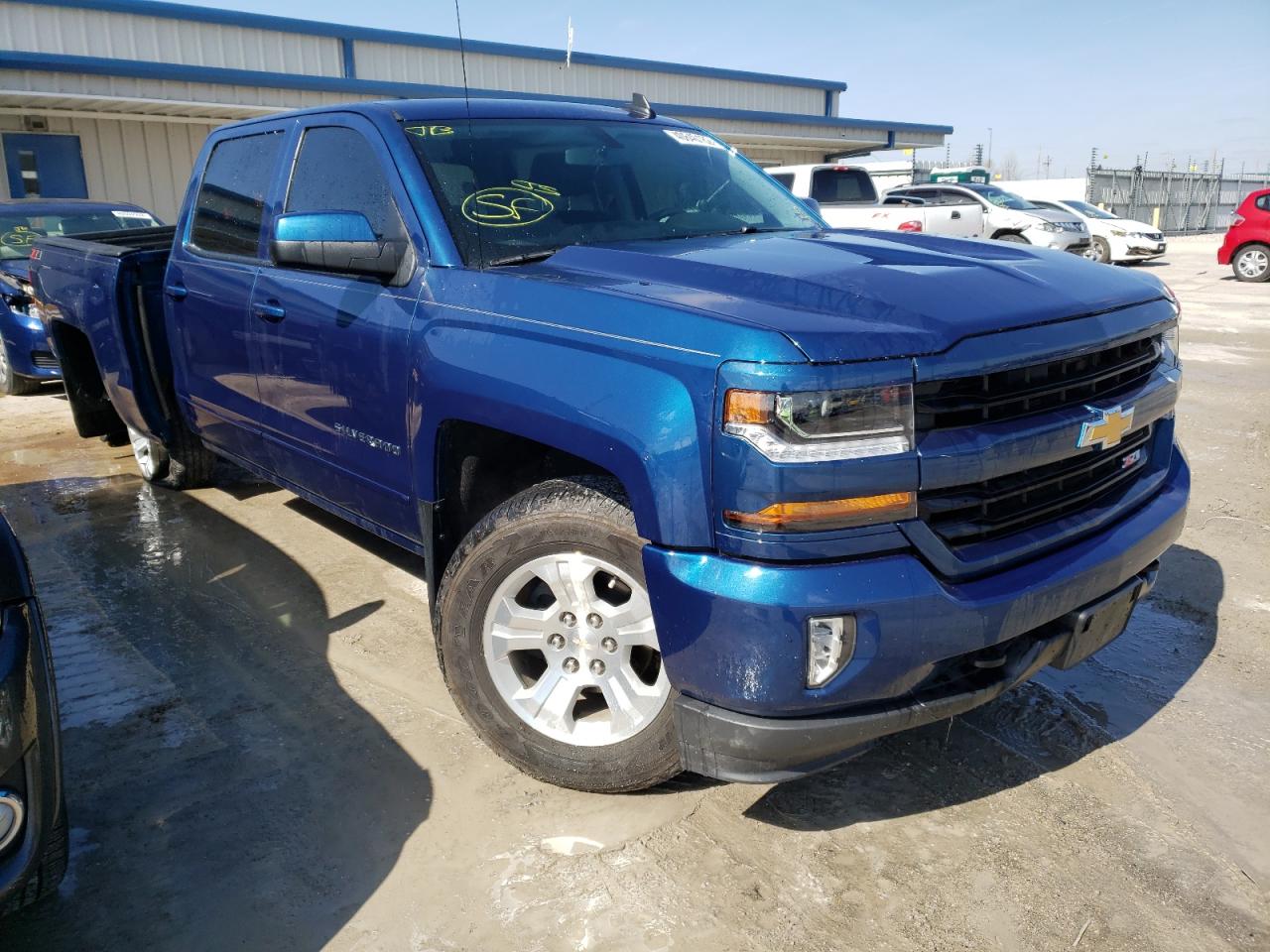 CHEVROLET SILVERADO 2018 with VIN 3GCUKREC8JG521614 - Photo from auction