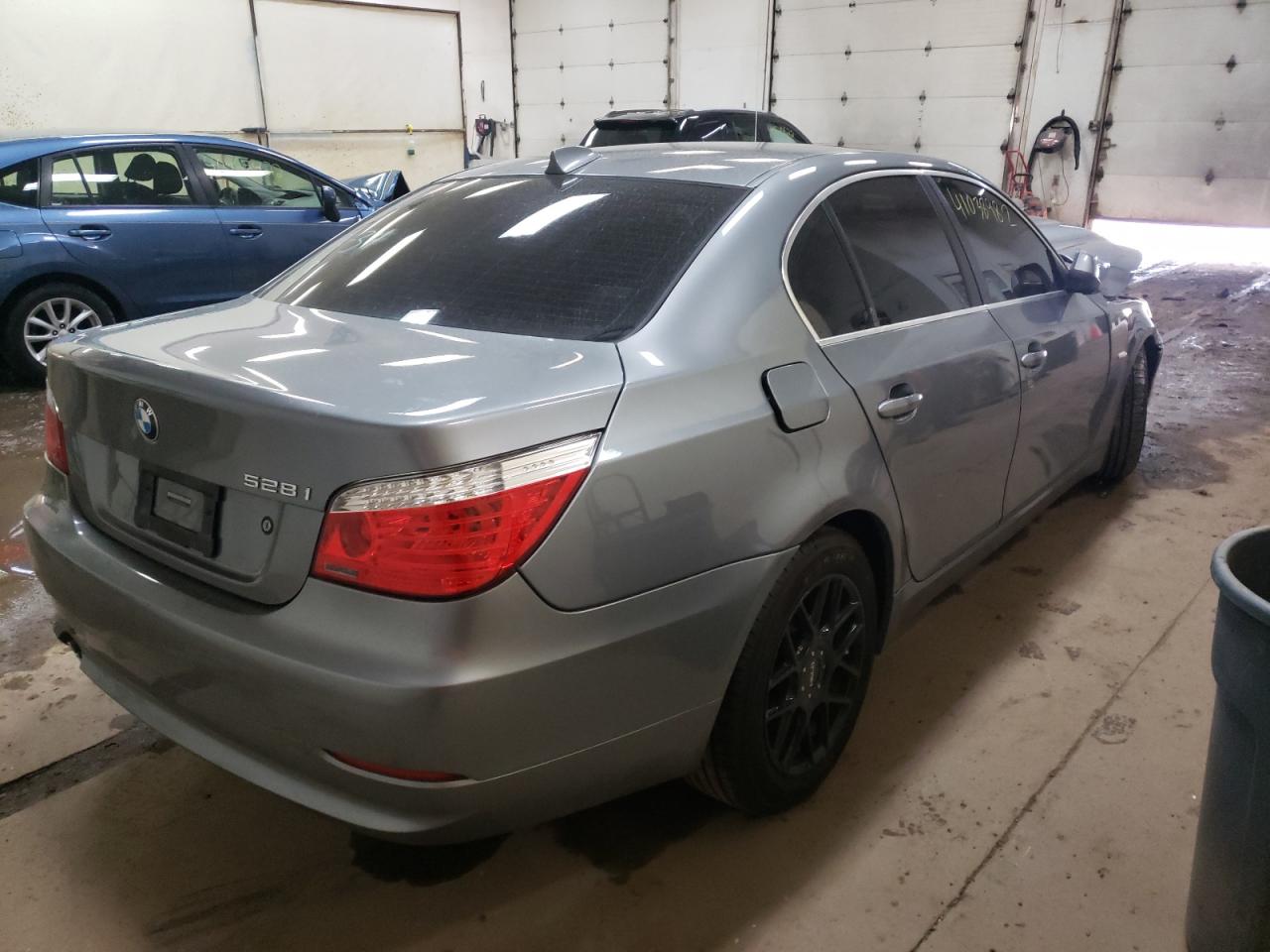 Photo 4 from auction – 2010 BMW 528 I with VIN WBANU5C58AC460258