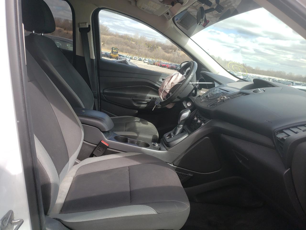 Photo 5 from auction – 2016 FORD ESCAPE S with VIN 1FMCU0F75GUB20834