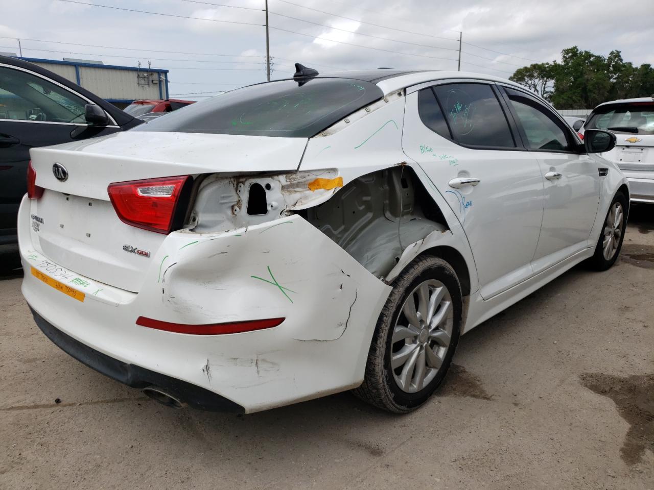 Photo 4 from auction – 2015 KIA OPTIMA EX with VIN 5XXGN4A72FG357609