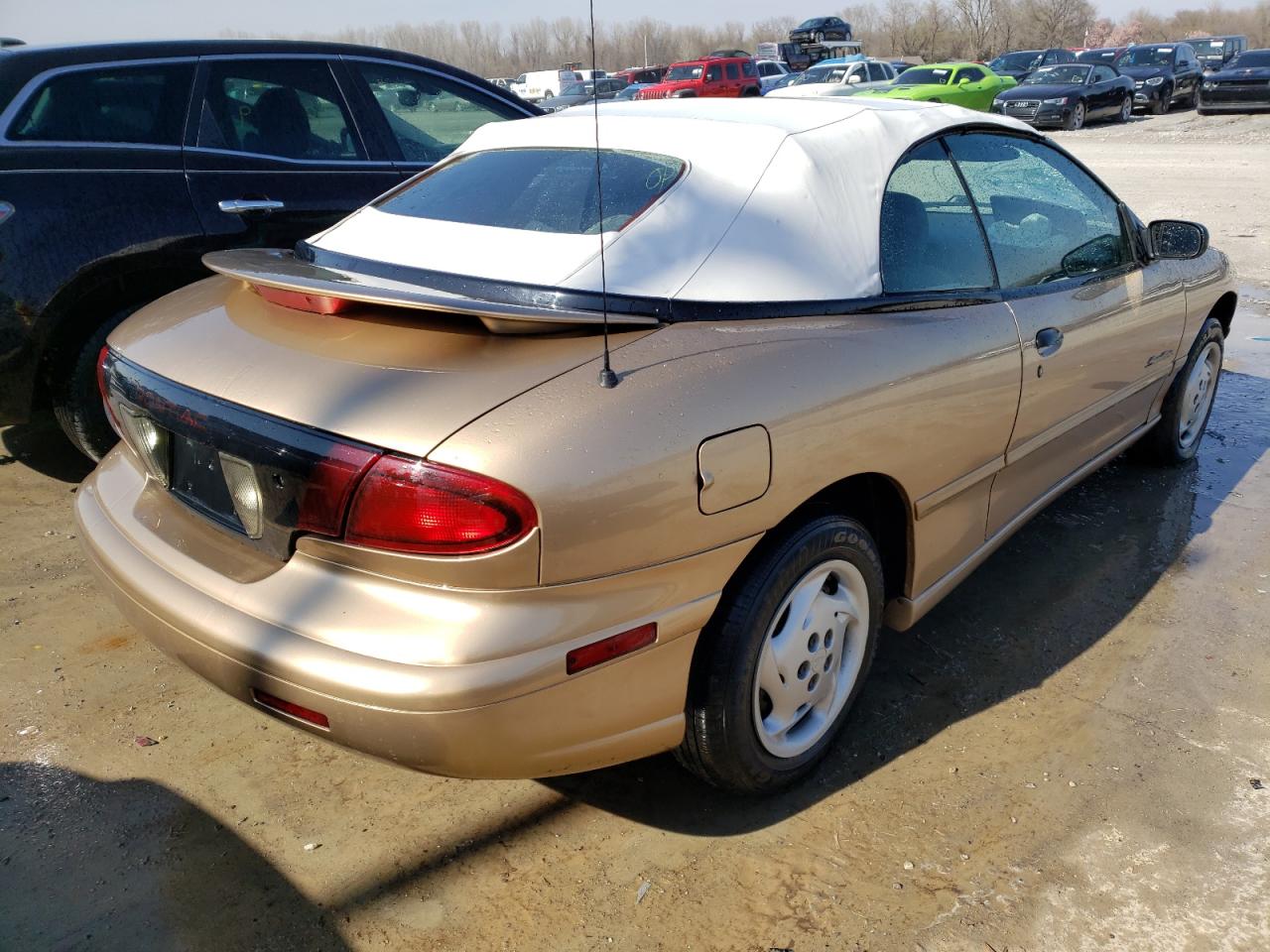 Photo 4 from auction – 1998 PONTIAC SUNFIRE SE with VIN 4G2JB3245WB204678