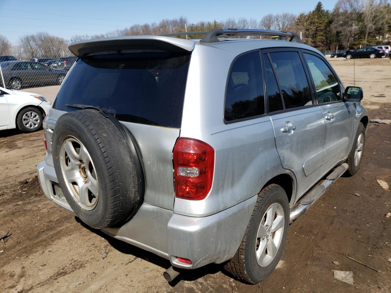 Photo 4 from auction – 2004 TOYOTA RAV4 with VIN JTEGD20V340028094