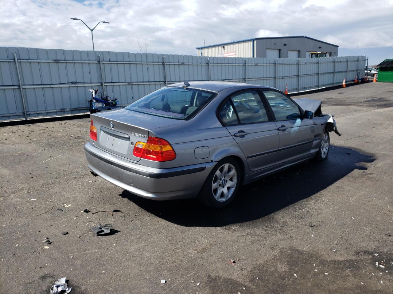 Photo 4 from auction – 2004 BMW 325 XI with VIN WBAEU334X4PR11795