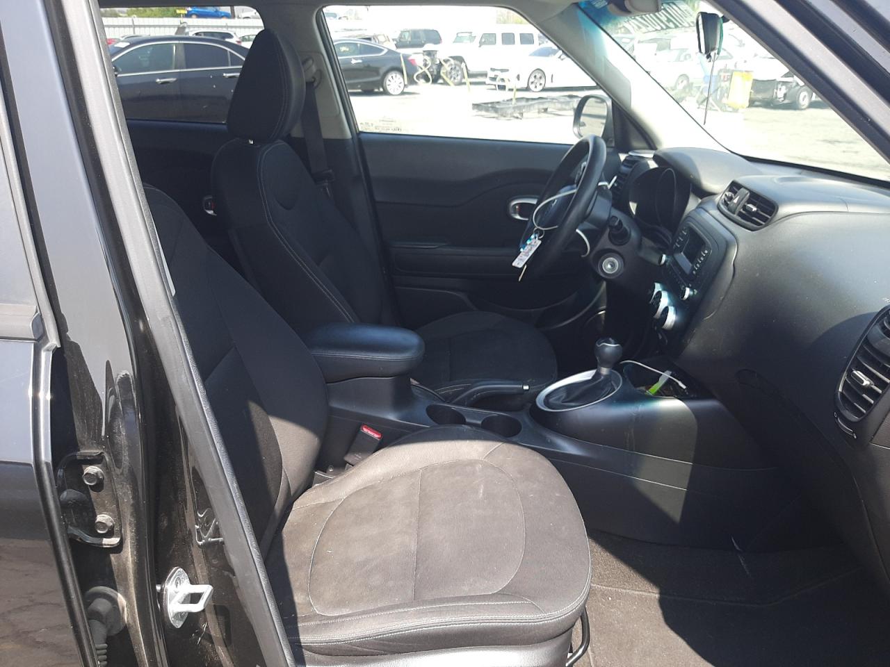 Photo 5 from auction – 2014 KIA SOUL with VIN KNDJN2A20E7739112