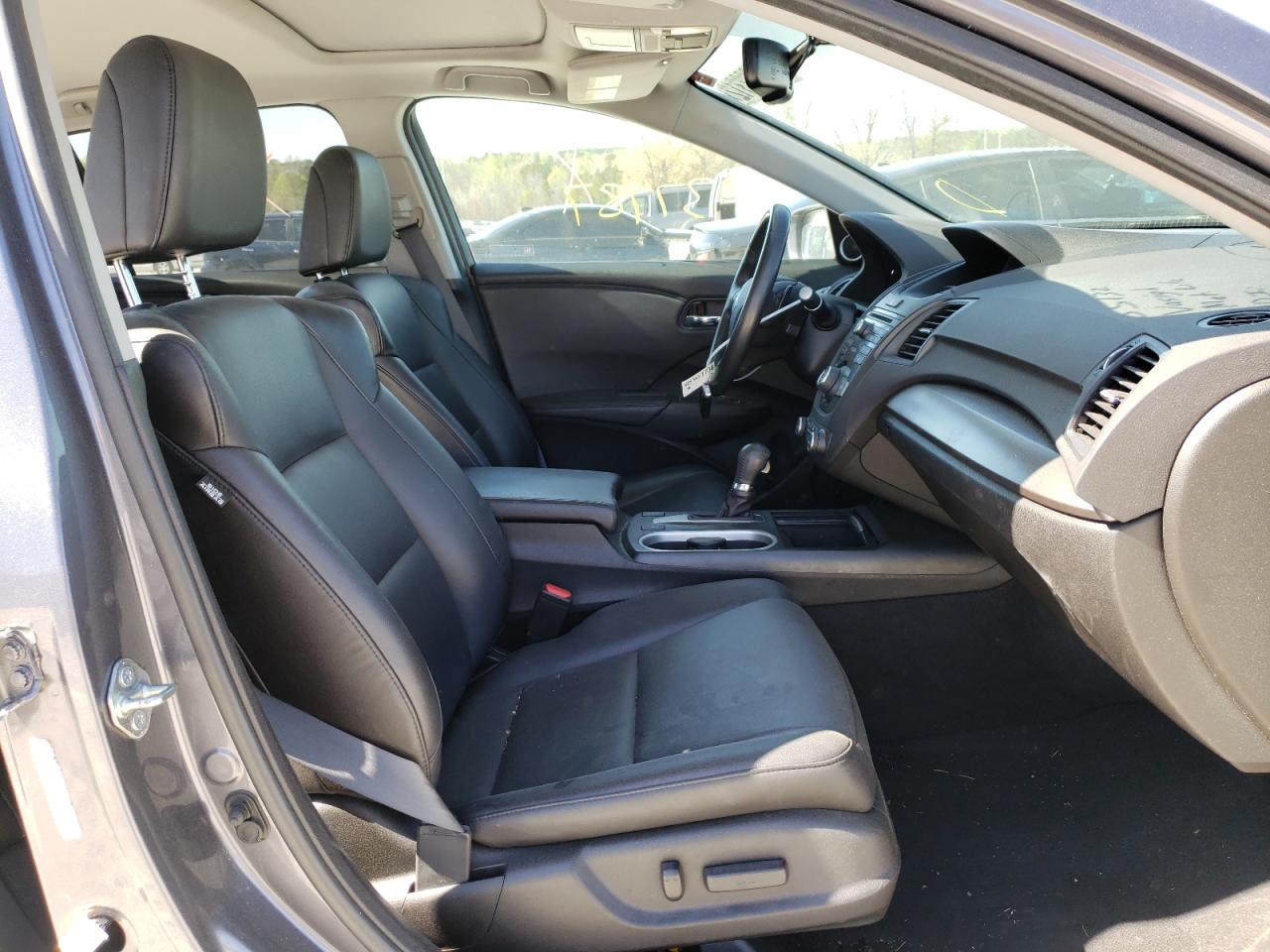 Photo 5 from auction – 2018 ACURA RDX with VIN 5J8TB4H36JL009946