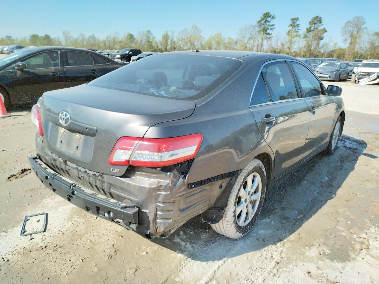 Photo 4 from auction – 2011 TOYOTA CAMRY with VIN 4T4BF3EK4BR120450