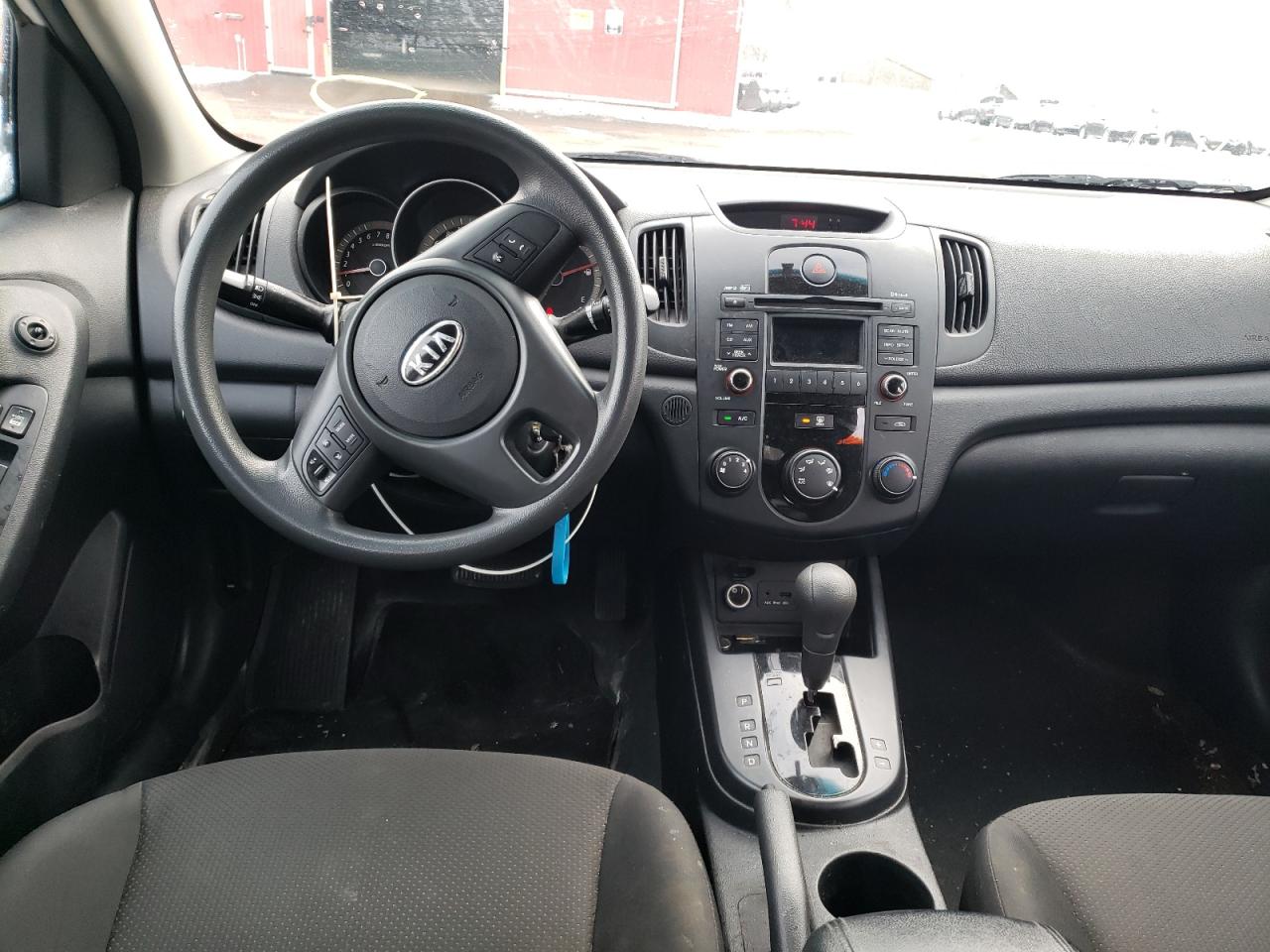 Photo 9 from auction – 2010 KIA FORTE LX with VIN KNAFT4A2XA5094575