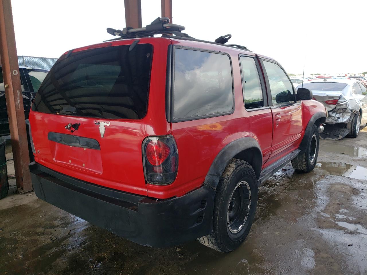 Photo 4 from auction – 1998 FORD EXPLORER with VIN 1FMYU24E4WUB32863
