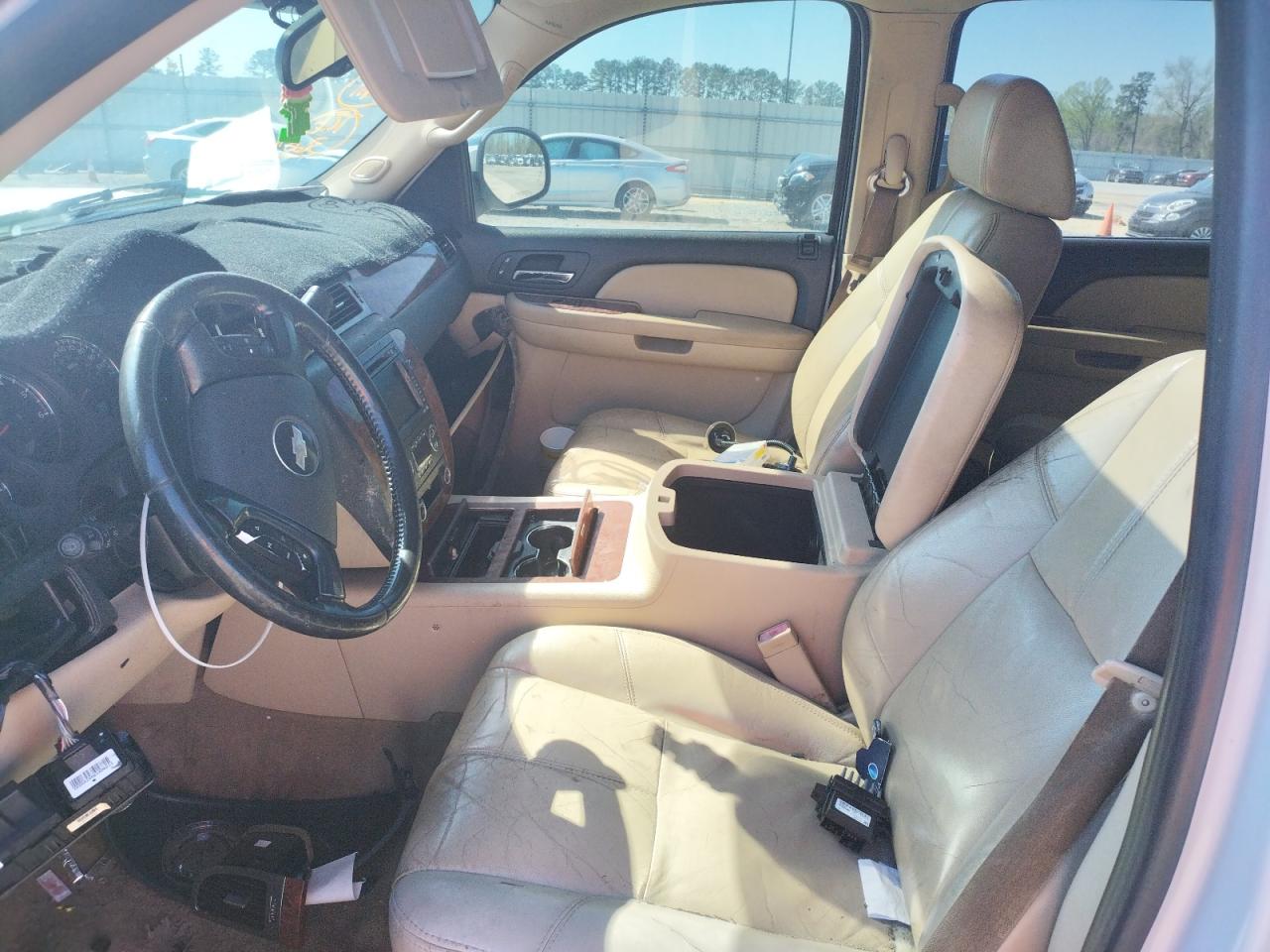 Photo 5 from auction – 2007 CHEVROLET SUBURBAN K with VIN 1GNFK16367J255839