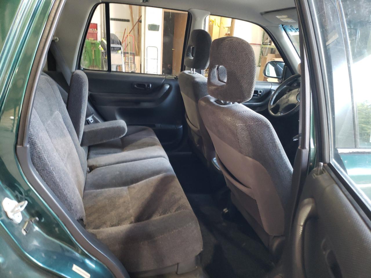 Photo 6 from auction – 2001 HONDA CR-V LX with VIN JHLRD18411C041636