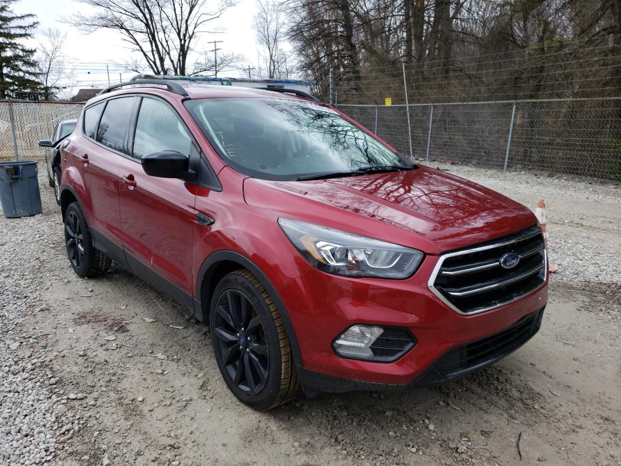 FORD ESCAPE SE 2017 with VIN 1FMCU0GD0HUD27105 - Photo from auction