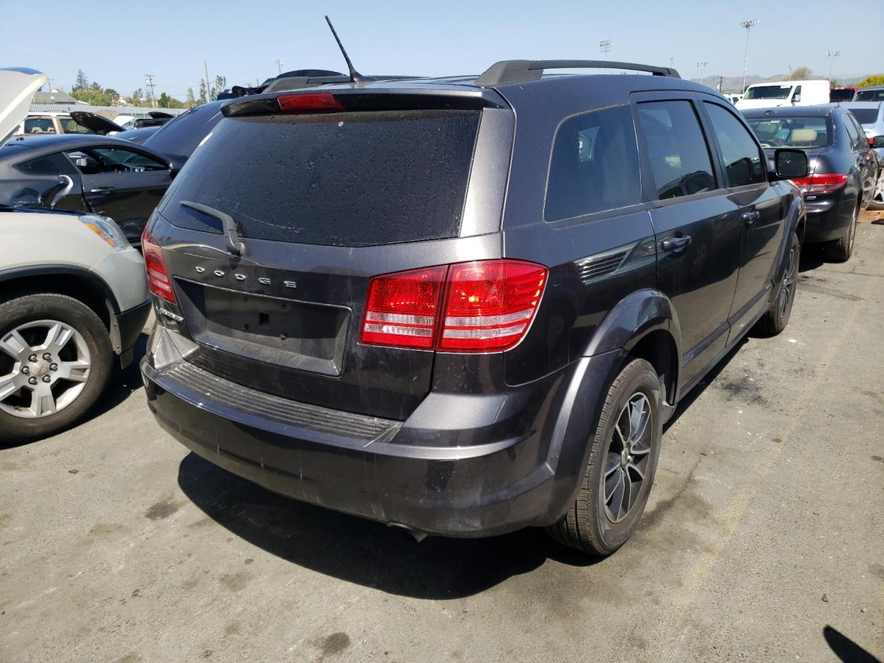 Photo 4 from auction – 2018 DODGE JOURNEY SE with VIN 3C4PDCAB8JT184063