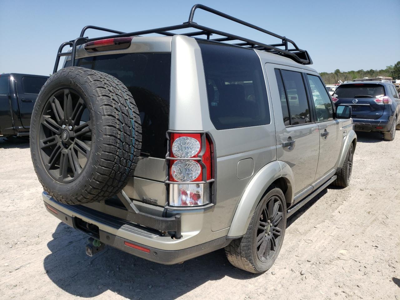 Photo 4 from auction – 2011 LAND ROVER LR4 HSE LU with VIN SALAK2D41BA560641