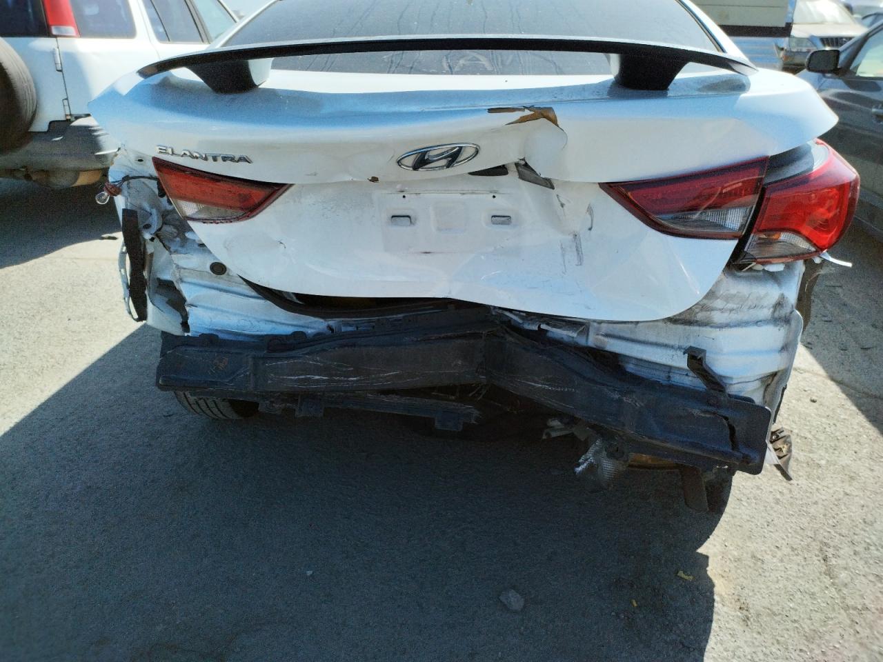 Photo 9 from auction – 2016 HYUNDAI ELANTRA SE with VIN 5NPDH4AE2GH696059