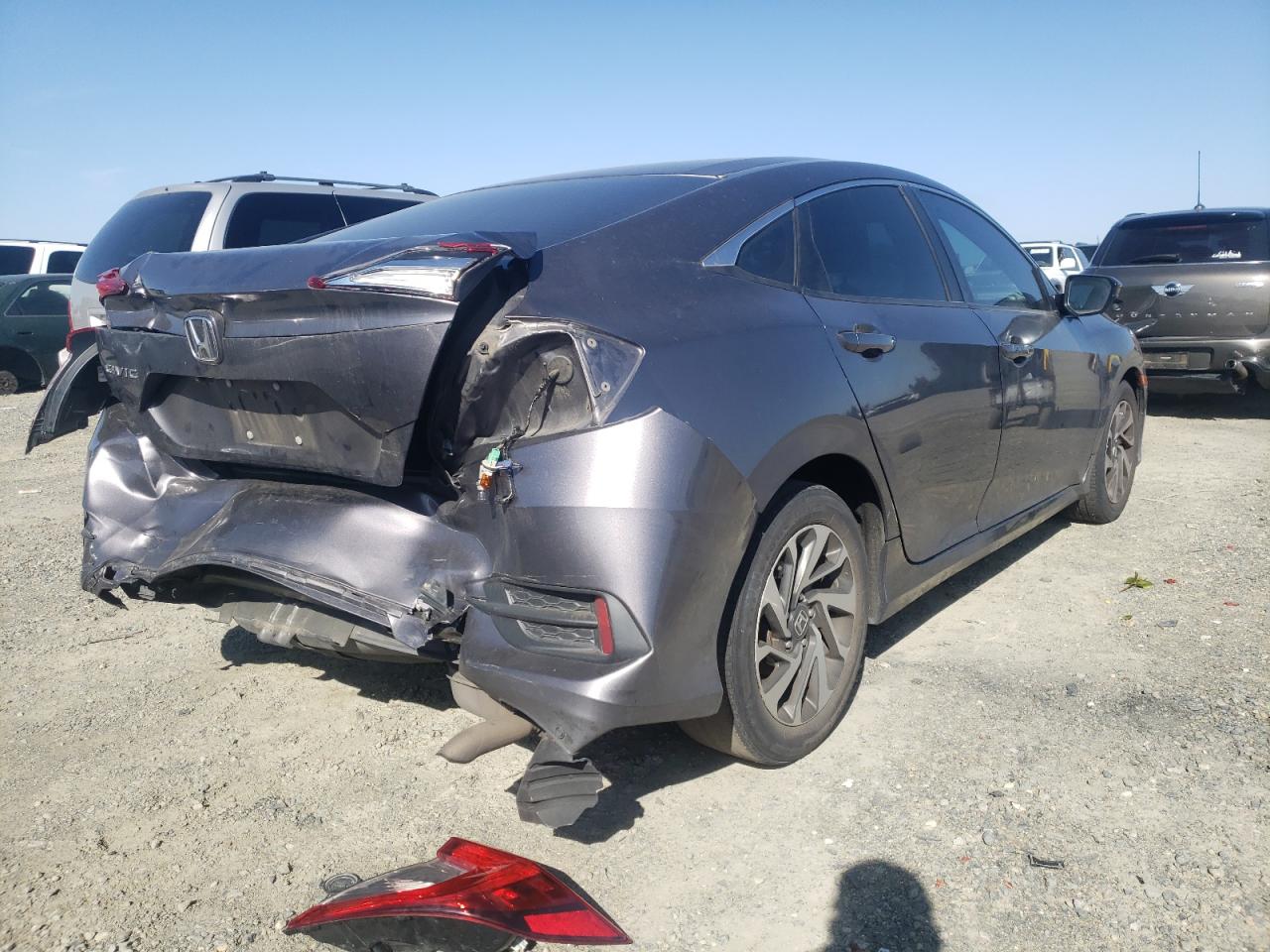 Photo 4 from auction – 2016 HONDA CIVIC EX with VIN 19XFC2F79GE243471