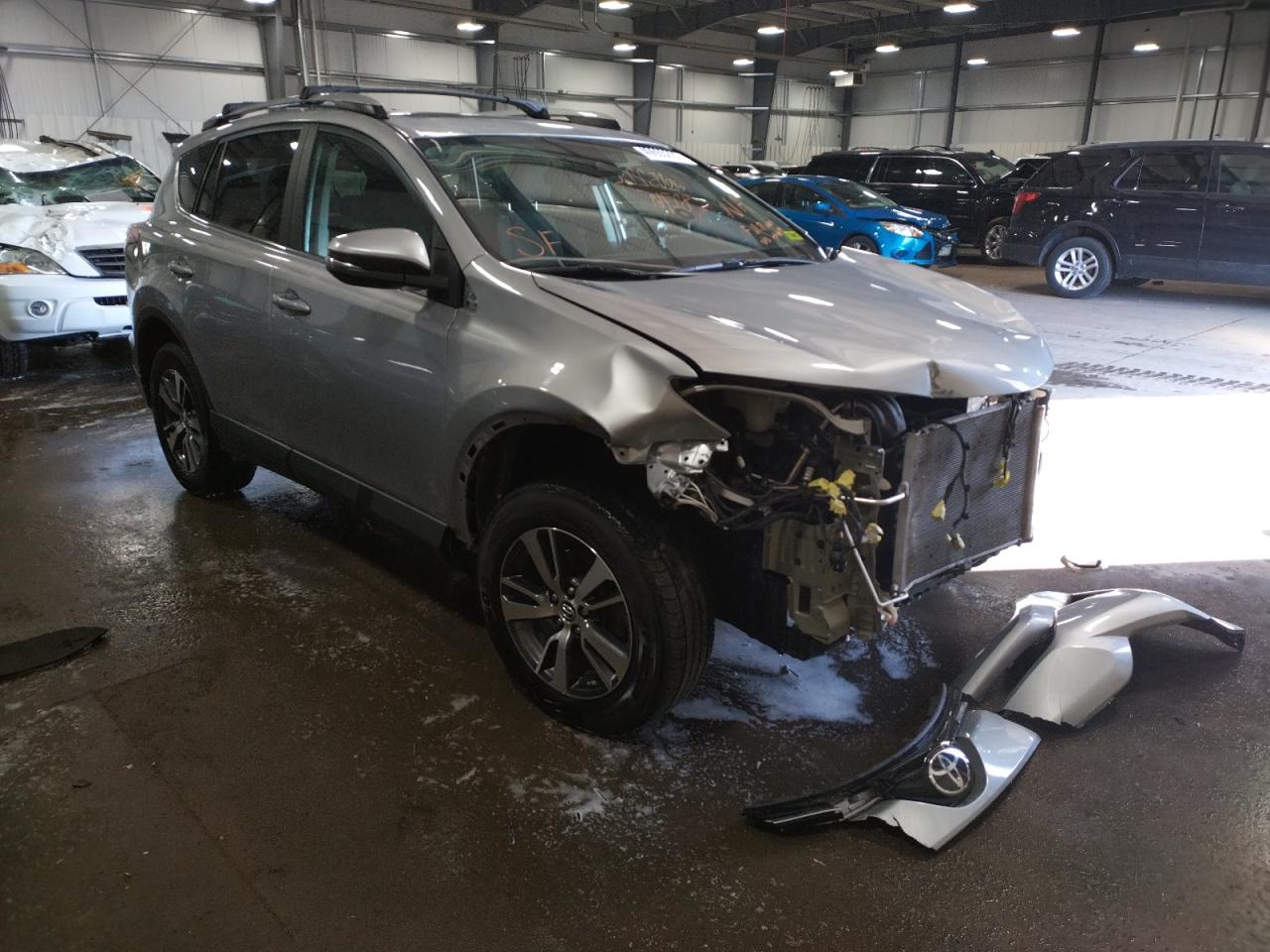 TOYOTA RAV4 XLE 2017 with VIN 2T3WFREV9HW331538 - Photo from auction