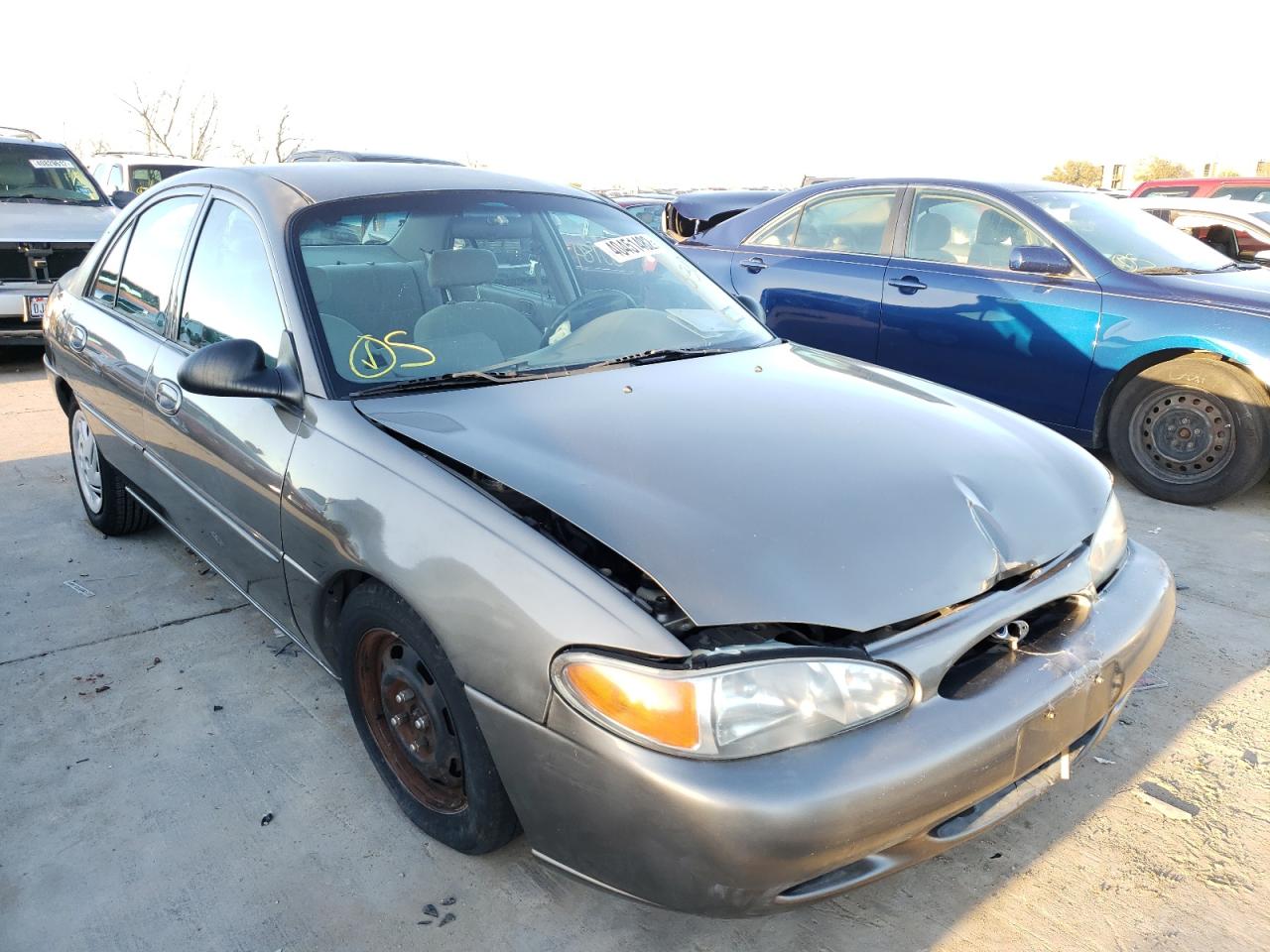FORD ESCORT 2002 with VIN 3FAFP13P92R189468 - Photo from auction