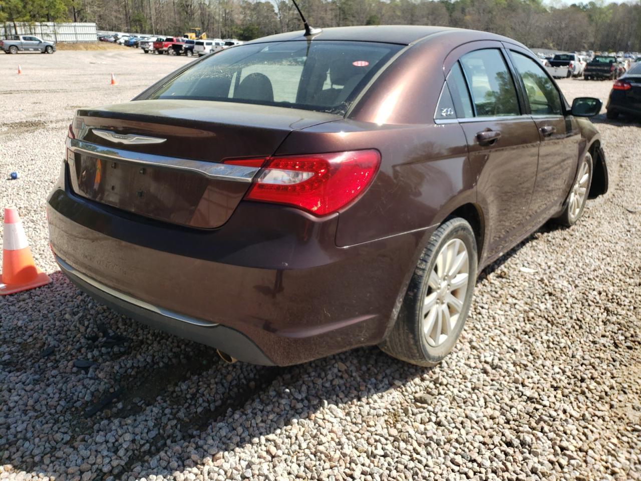 Photo 4 from auction – 2013 CHRYSLER 200 TOURIN with VIN 1C3CCBBG0DN528080