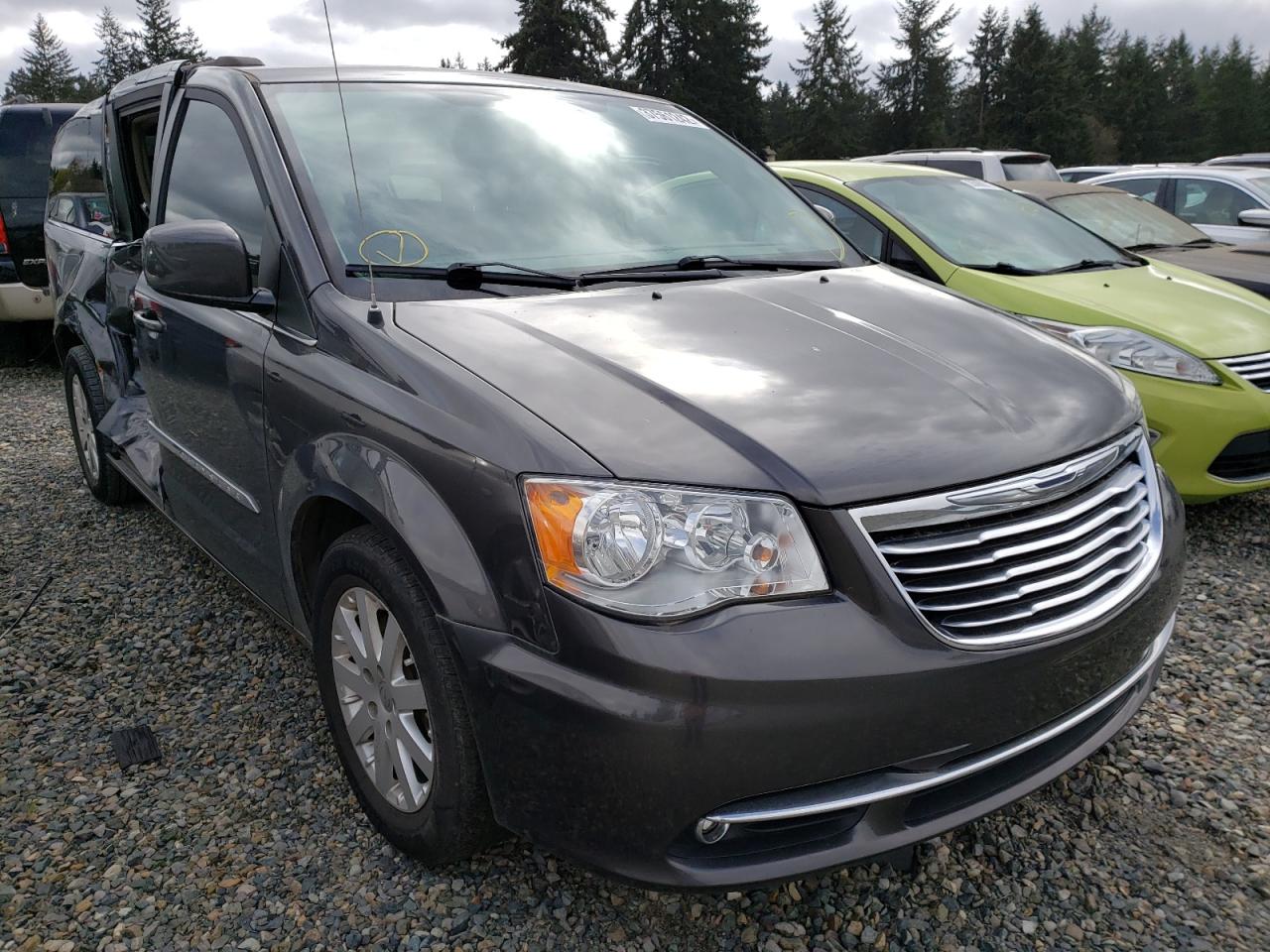 Photo 1 from auction – 2015 CHRYSLER TOWN & COU with VIN 2C4RC1BG5FR603085