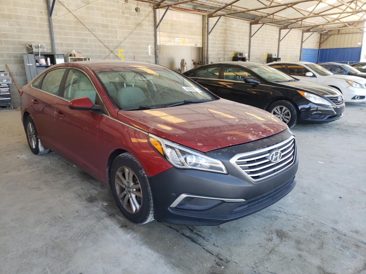 HYUNDAI SONATA SE 2016 with VIN 5NPE24AF4GH367992 - Photo from auction