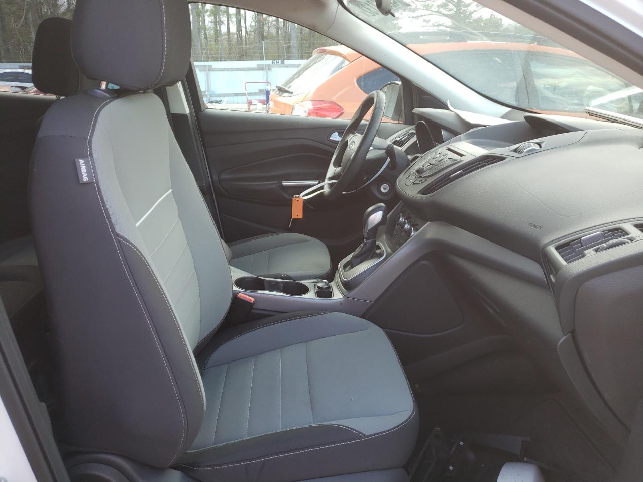 Photo 5 from auction – 2014 FORD ESCAPE SE with VIN 1FMCU9GX0EUA49865