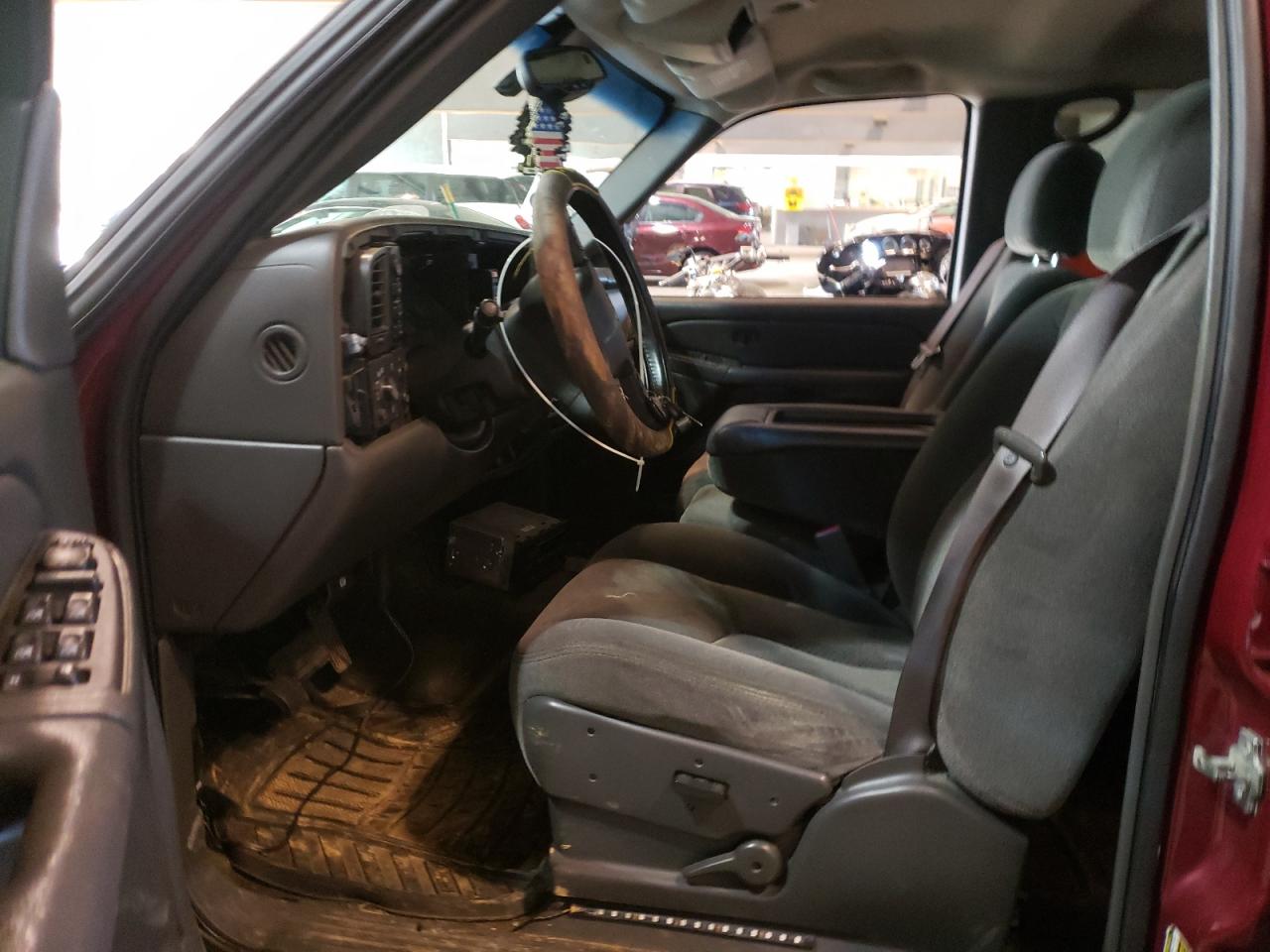 Photo 5 from auction – 2005 CHEVROLET SILVERADO with VIN 2GCEK13T751203412