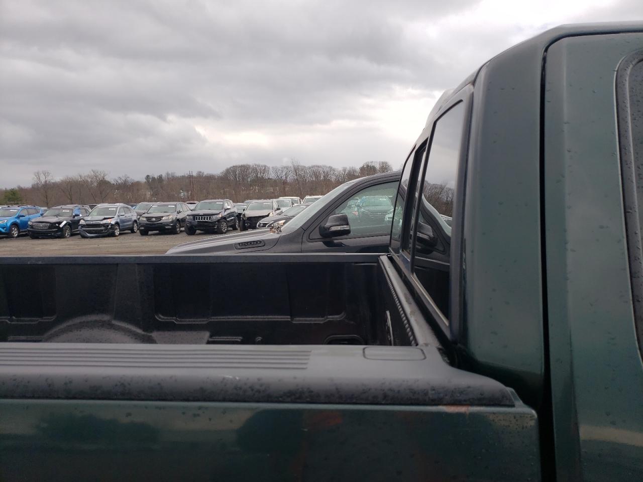 Photo 6 from auction – 2004 FORD F150 with VIN 1FTRF14W24NA71235