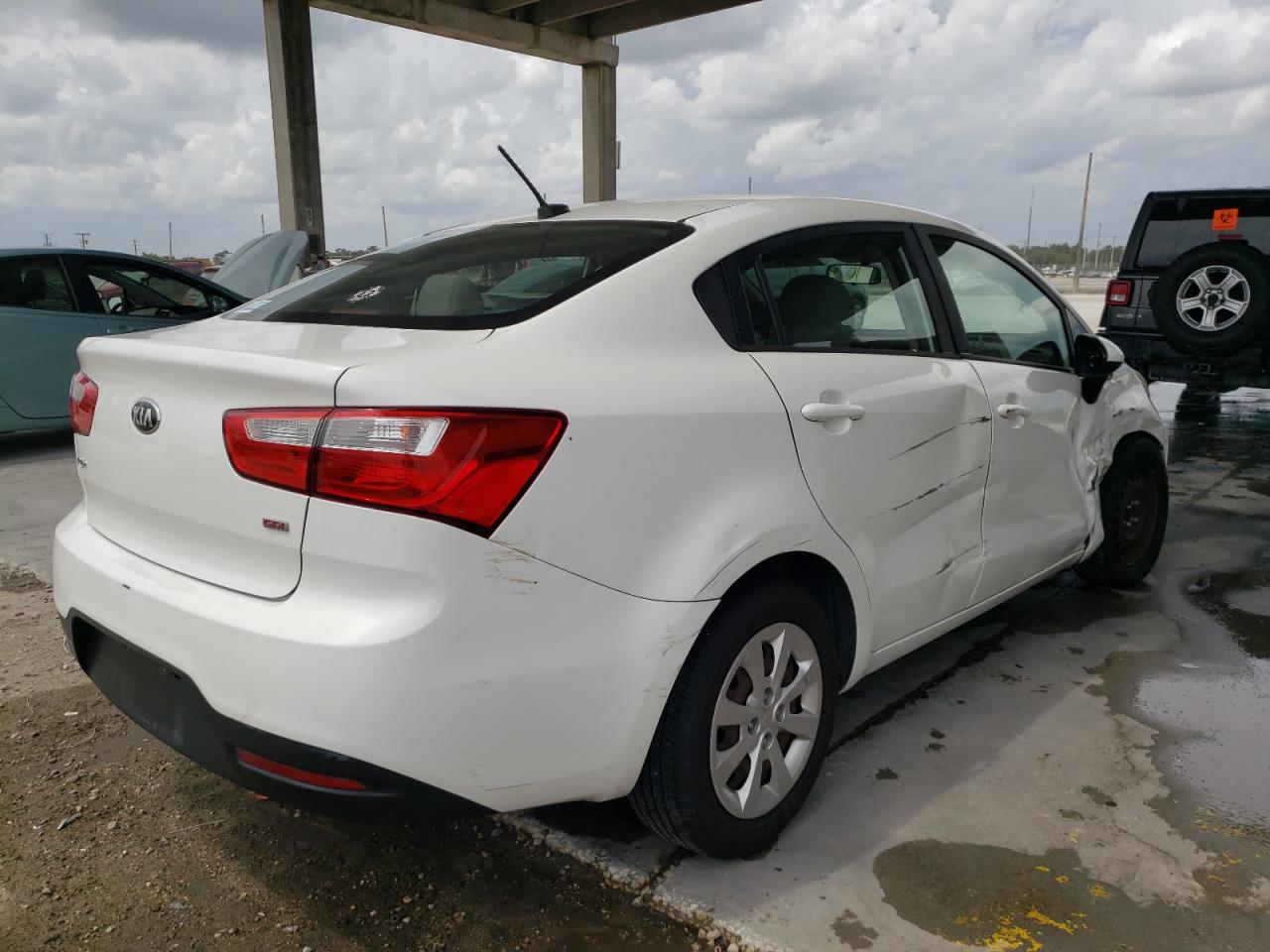 Photo 4 from auction – 2015 KIA RIO LX with VIN KNADM4A39F6480578