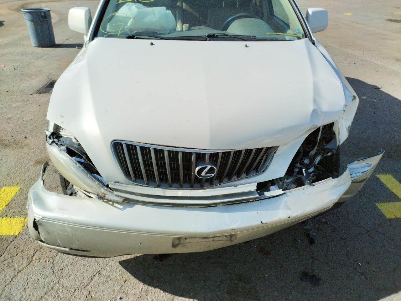 Photo 7 from auction – 2000 LEXUS RX 300 with VIN JT6GF10U9Y0063557