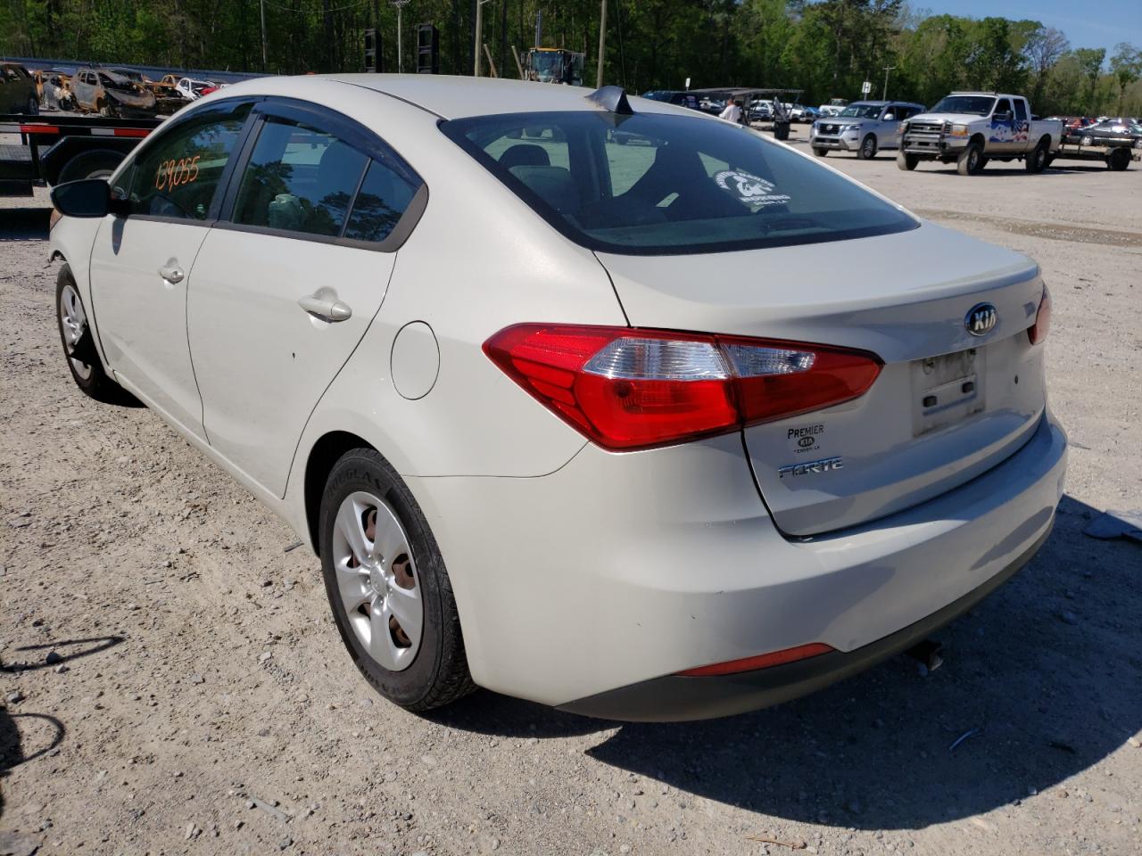 Photo 3 from auction – 2015 KIA FORTE LX with VIN KNAFK4A6XF5402129