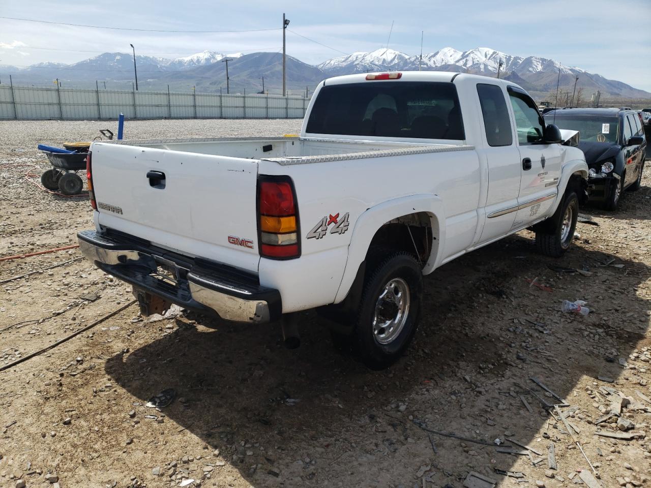 Photo 4 from auction – 2004 GMC SIERRA K25 with VIN 1GTHK29204E277799