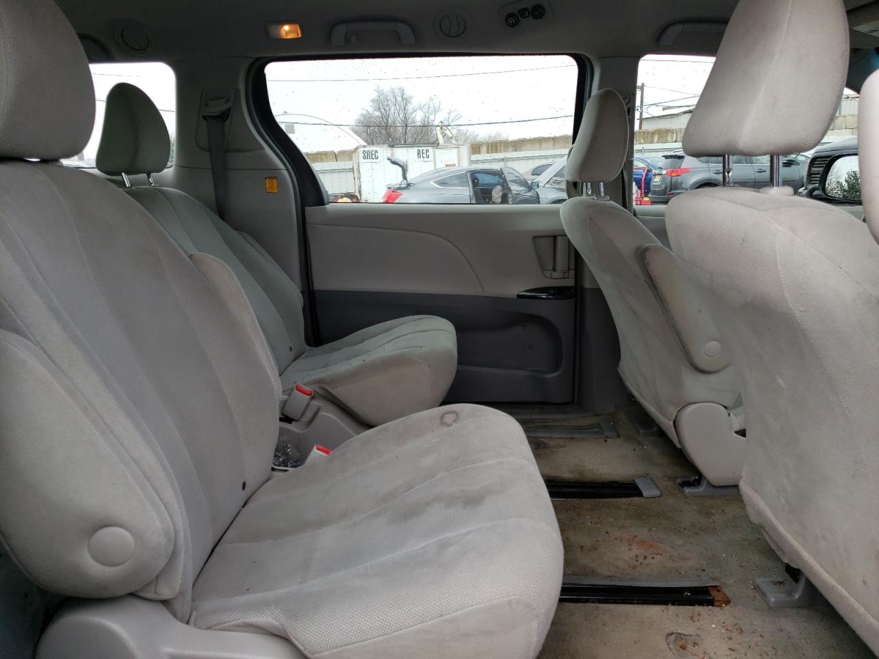 Photo 6 from auction – 2012 TOYOTA SIENNA with VIN 5TDZK3DC2CS180719