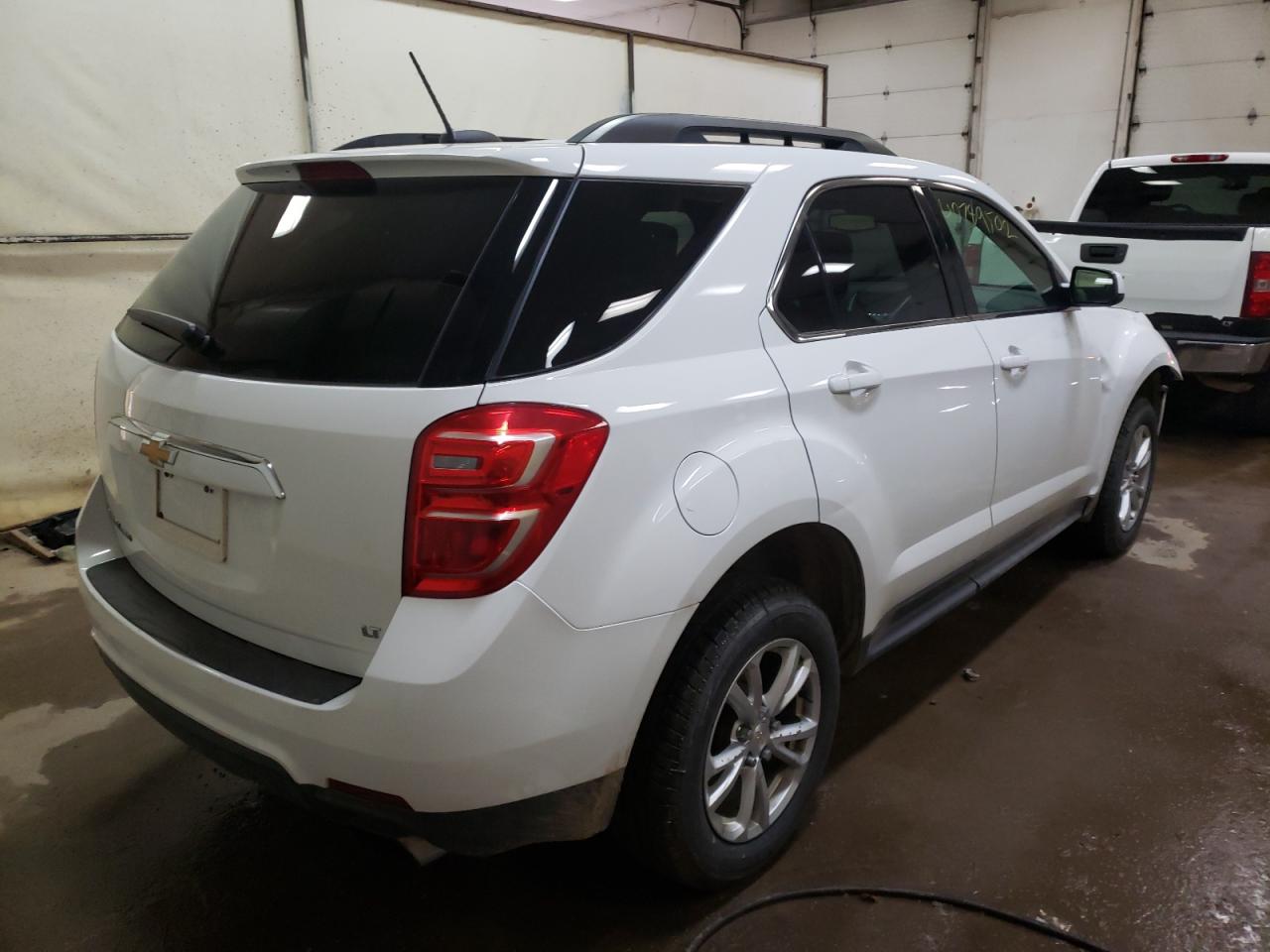 Photo 4 from auction – 2017 CHEVROLET EQUINOX LT with VIN 2GNFLFE3XH6179312