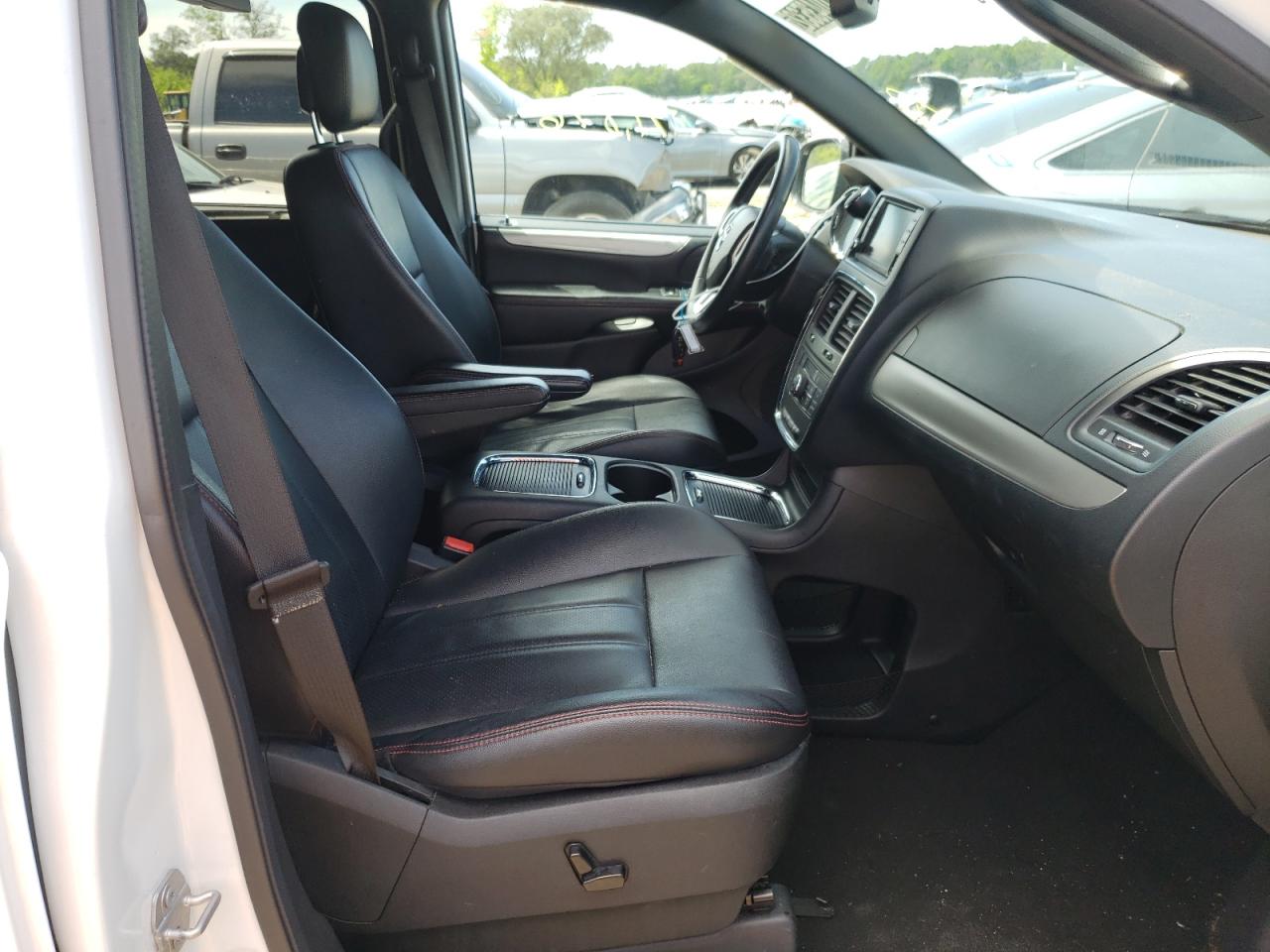 Photo 5 from auction – 2019 DODGE GRAND CARA with VIN 2C4RDGEG9KR641196