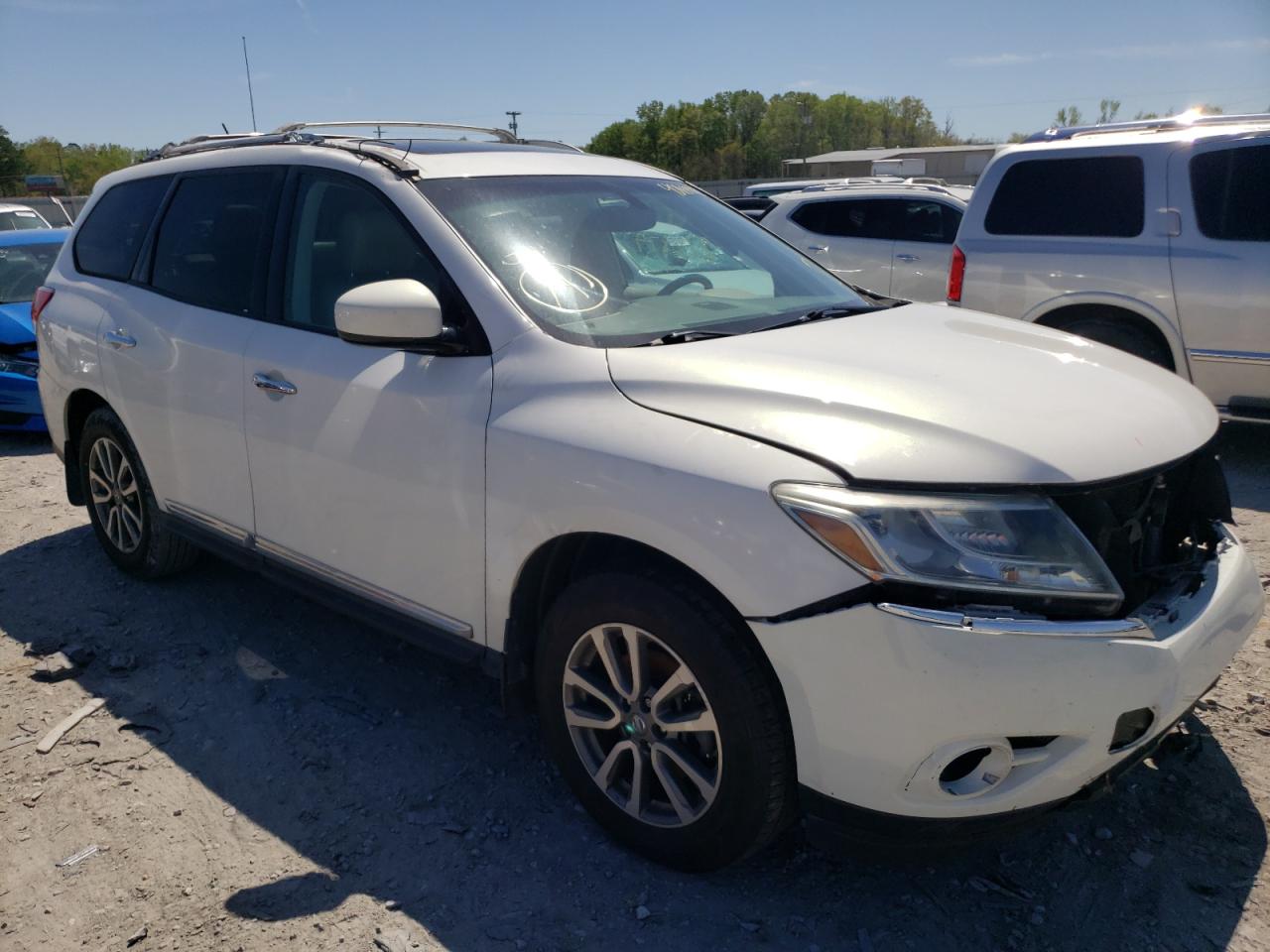 NISSAN PATHFINDER 2013 with VIN 5N1AR2MN5DC678951 - Photo from auction