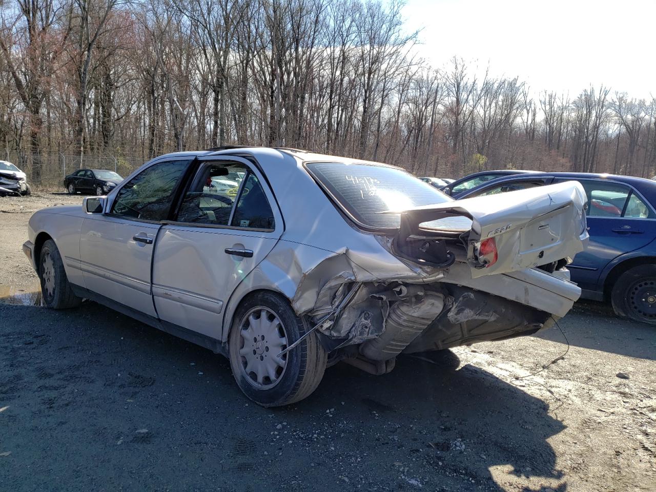 Photo 3 from auction – 1999 MERCEDES-BENZ E 320 with VIN WDBJF65H7XA730995