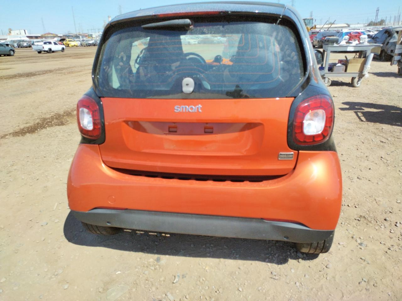 Photo 6 from auction – 2017 SMART FORTWO with VIN WMEFJ5DA9HK175761
