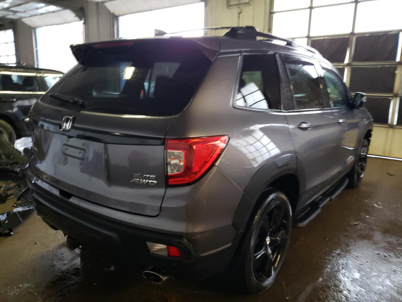 Photo 4 from auction – 2019 HONDA PASSPORT E with VIN 5FNYF8H05KB011195