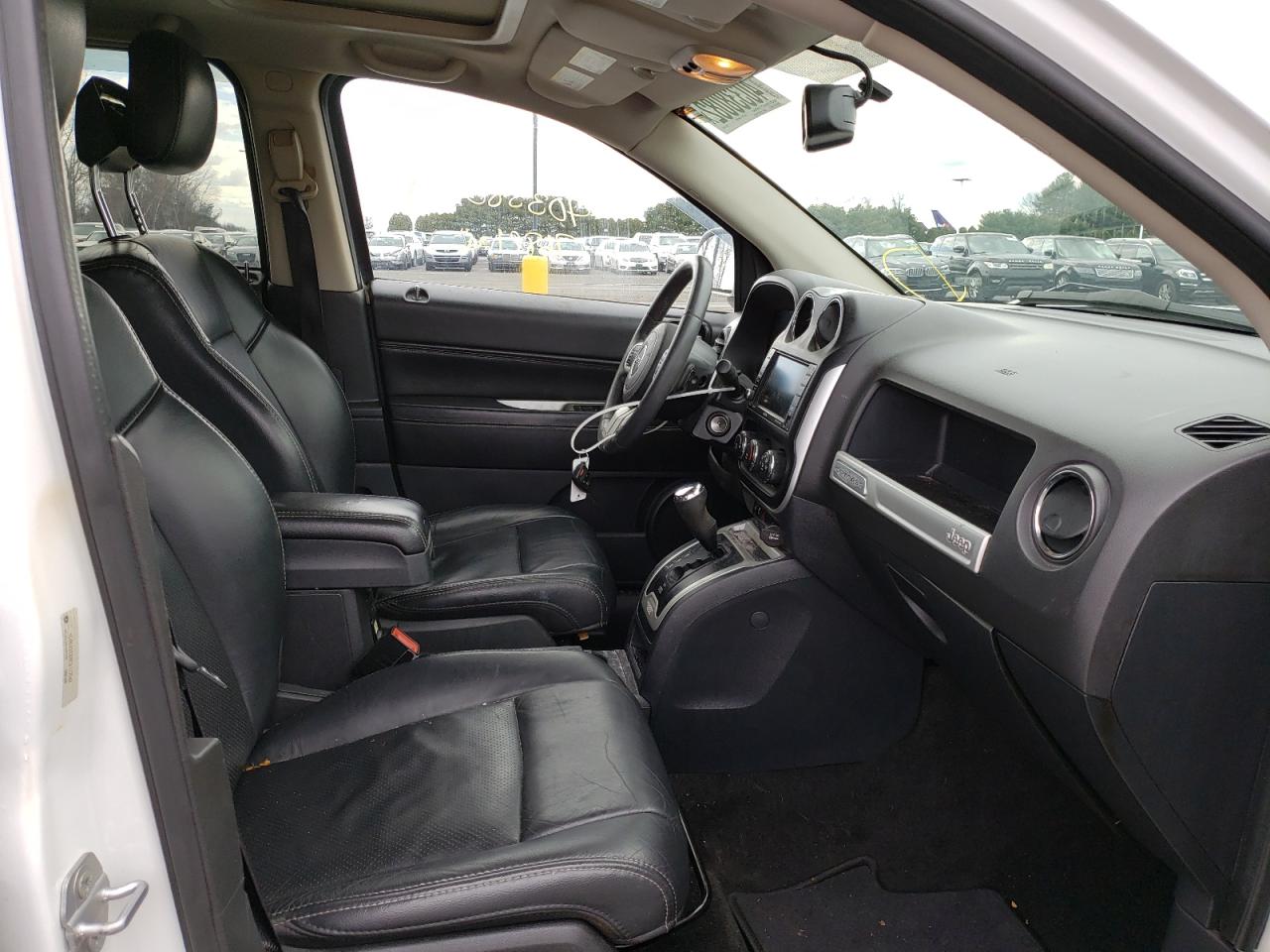 Photo 5 from auction – 2015 JEEP COMPASS LA with VIN 1C4NJDEB8FD117542