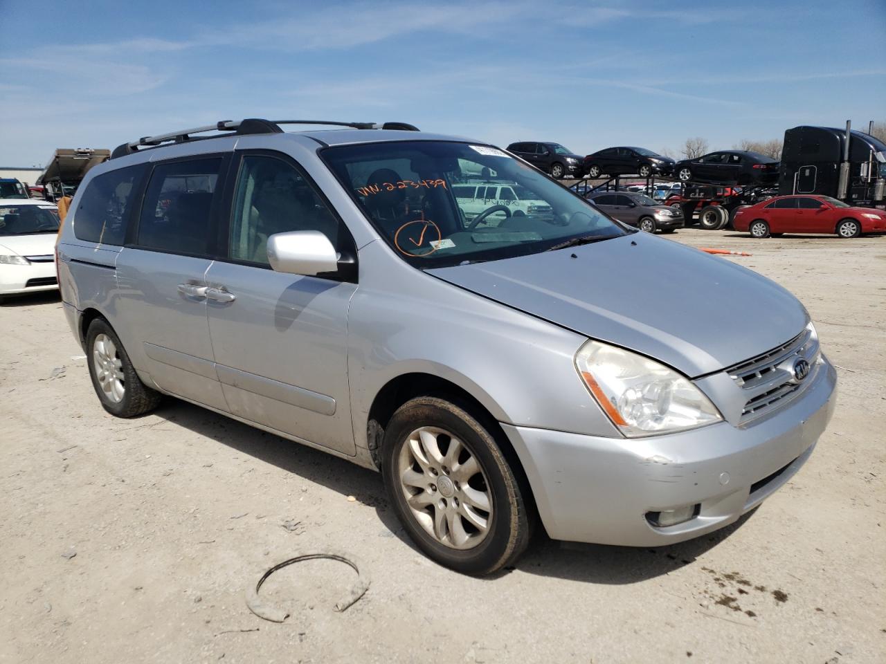 KIA SEDONA EX 2008 with VIN KNDMB233886223439 - Photo from auction