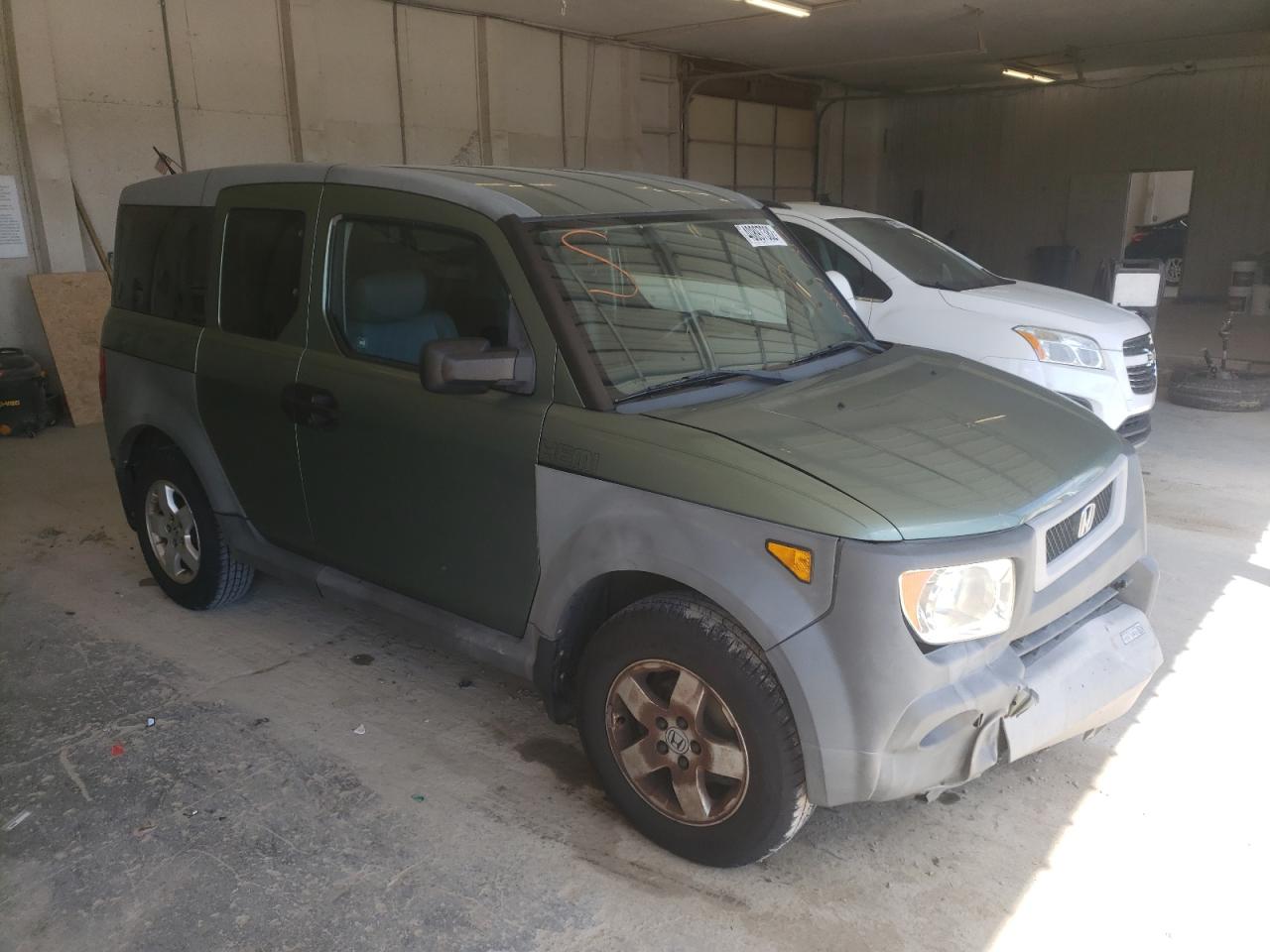 HONDA ELEMENT LX 2005 with VIN 5J6YH18305L016716 - Photo from auction