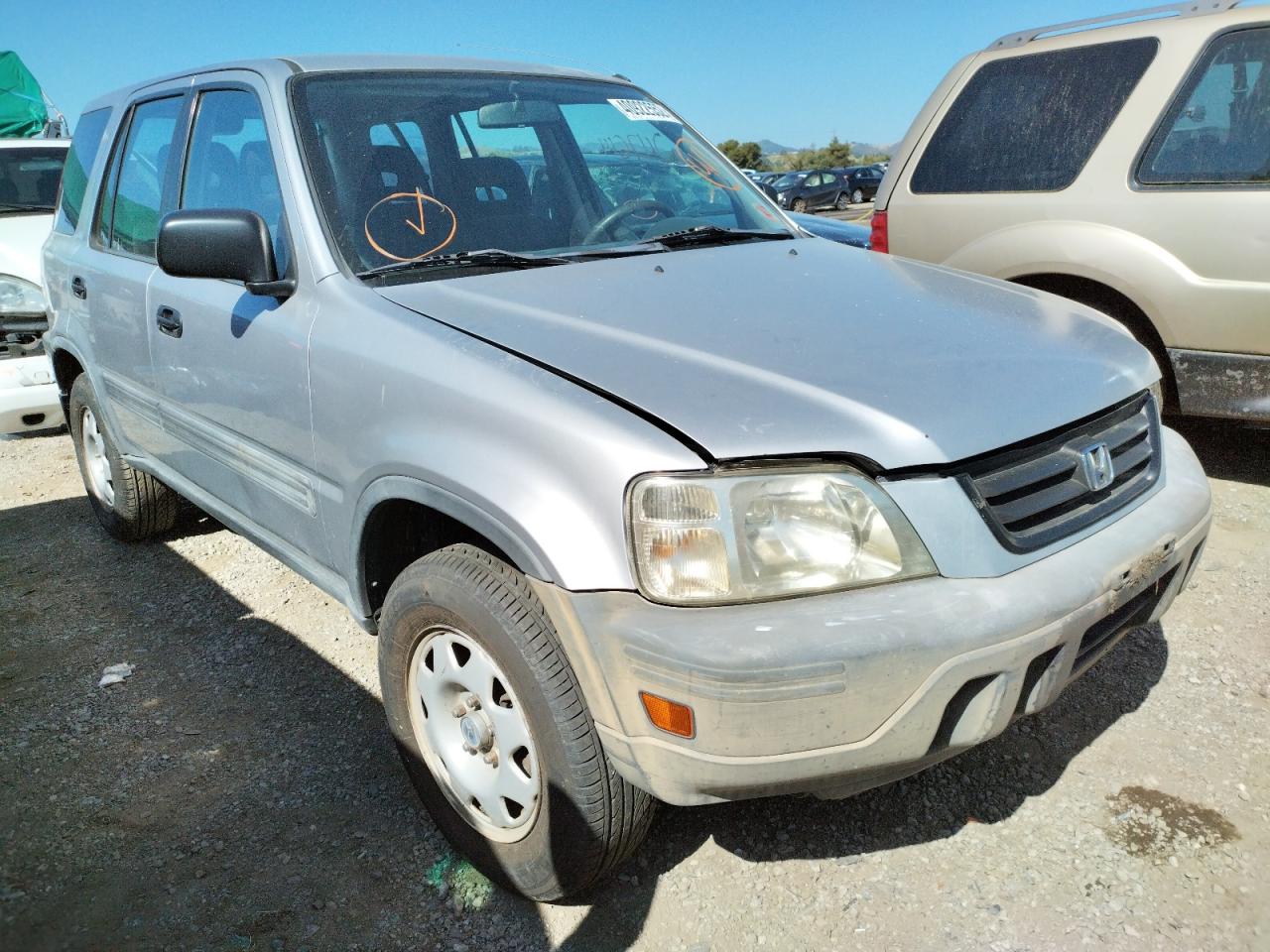 HONDA CR-V LX 2001 with VIN JHLRD28481C003097 - Photo from auction